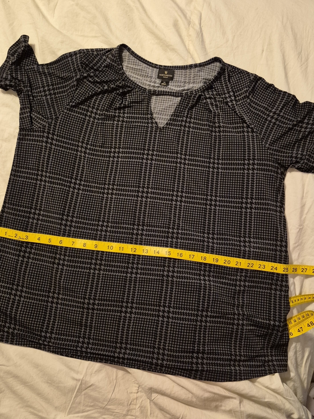 Worthington Black and White Plaid Keyhole Short Sleeve Blouse